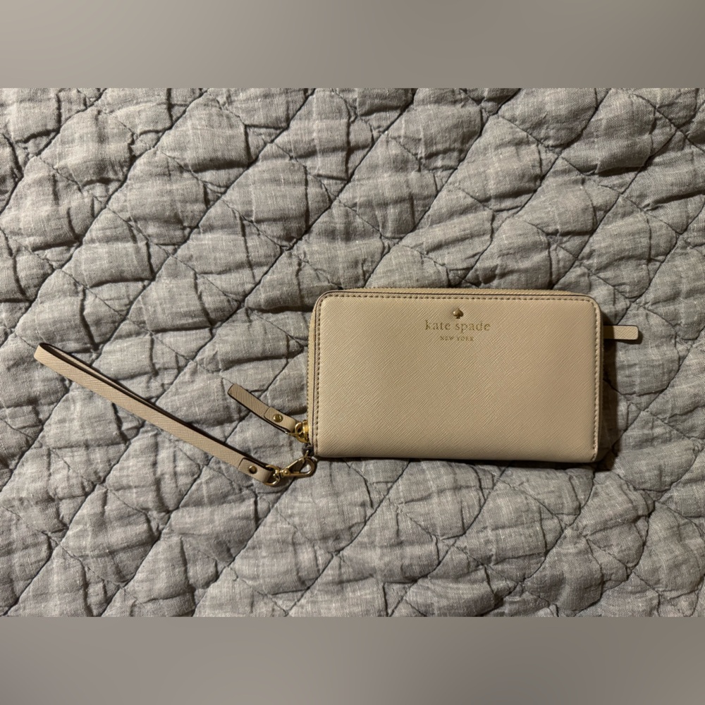 Kate Spade Light Tan Wristlet & Wallet